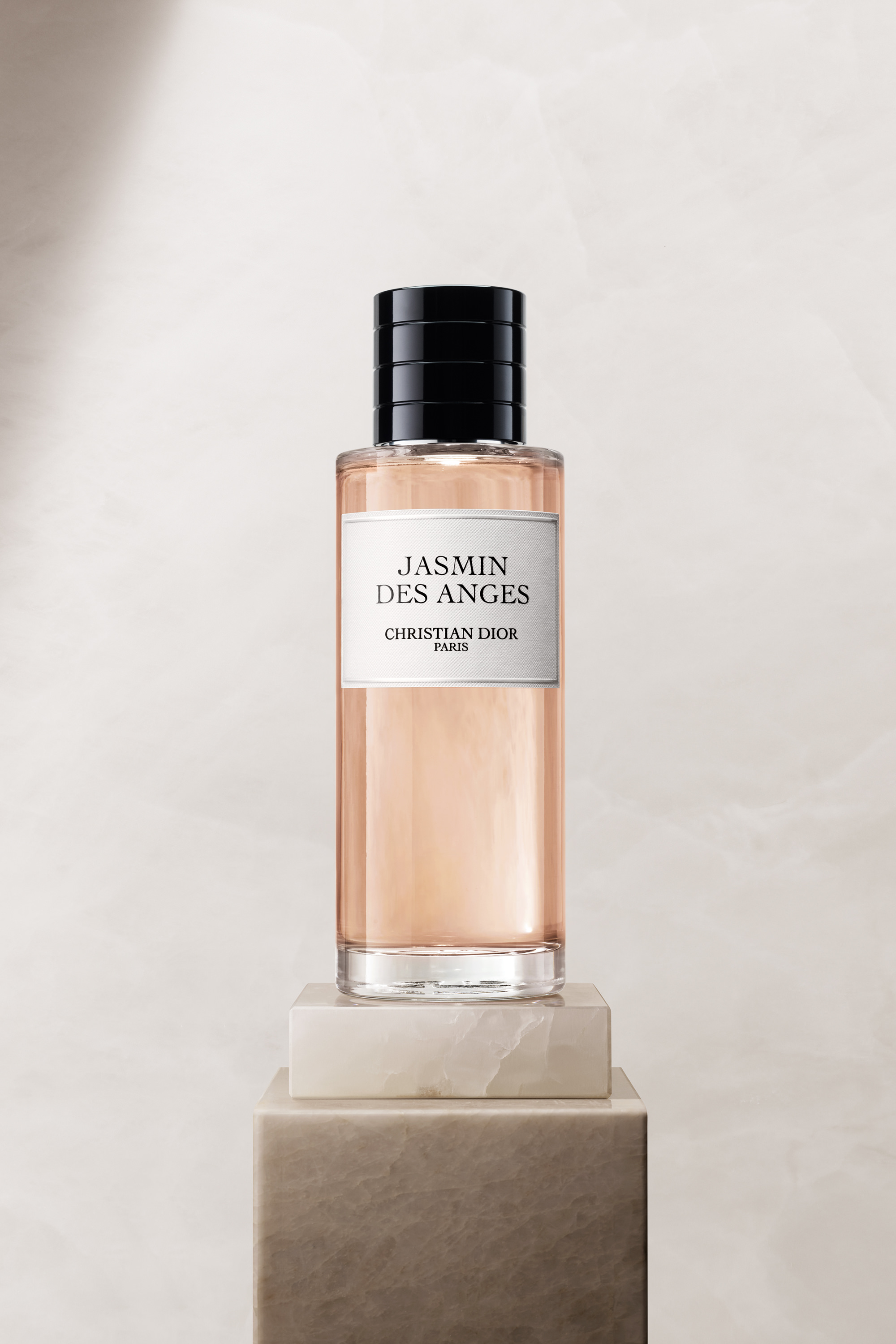 Jasmin des Anges
Eau de parfum mixte - notes florales, abricotées et miellées
